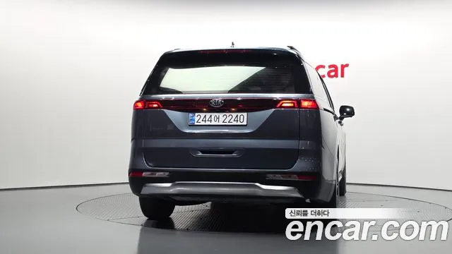 Kia Carnival 2020 thumb 4