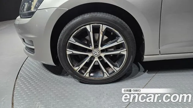 Volkswagen Golf Sportsvan 2014 thumb 5