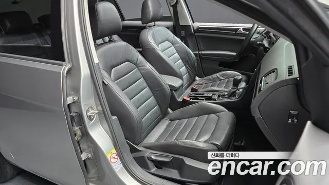 Volkswagen Golf Sportsvan 2014 thumb 12