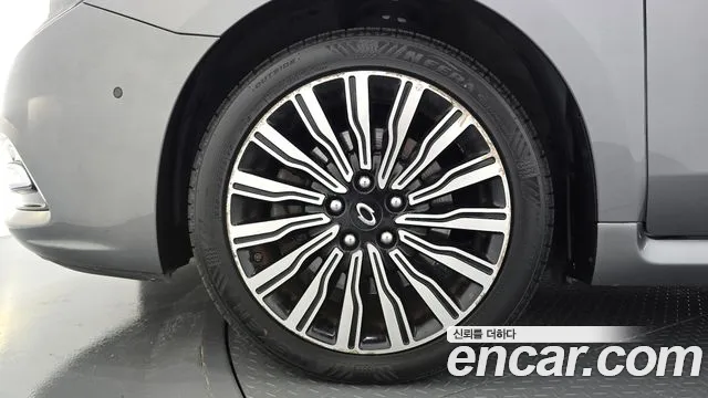 Renault-KoreaSamsung Latitude 2015 thumb 5
