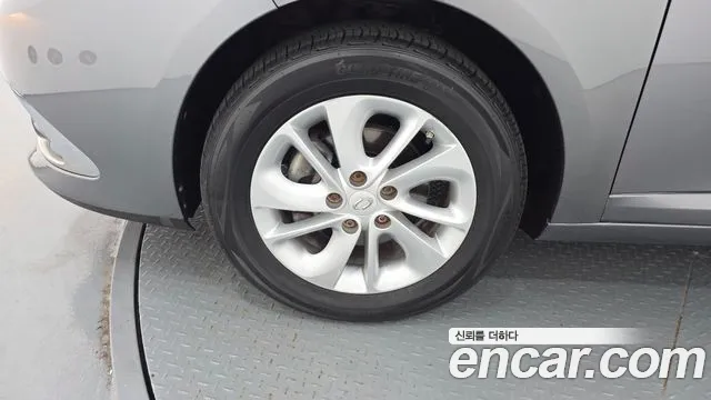 Renault-KoreaSamsung Fluence 2015 thumb 5