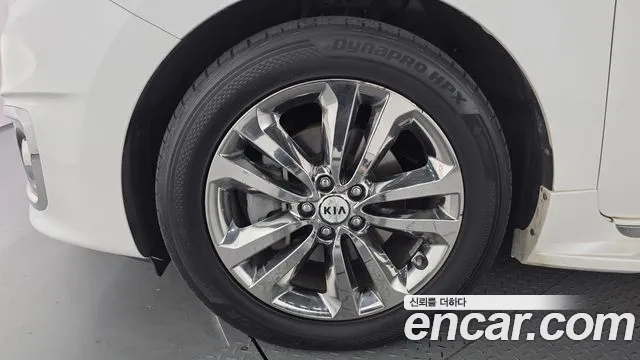 Kia Carnival 2015 thumb 5