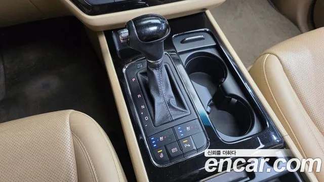Kia Carnival 2015 thumb 9
