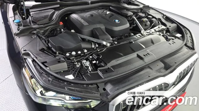 BMW 5-Series 2024 thumb 6