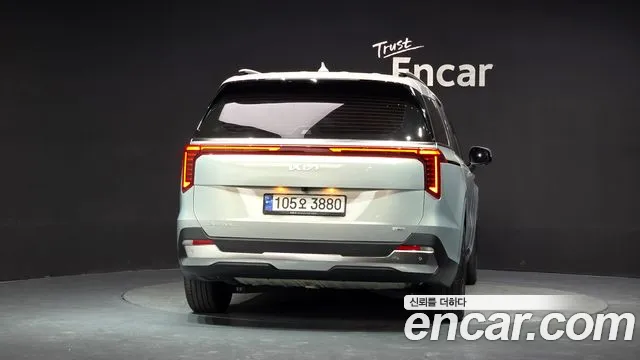 Kia Carnival 2024 thumb 4