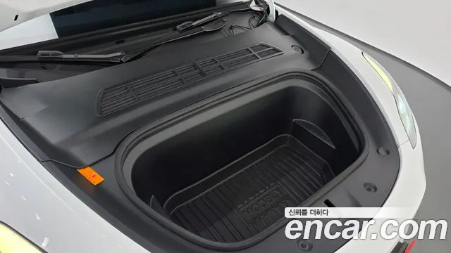 Tesla Model Y 2023 thumb 5