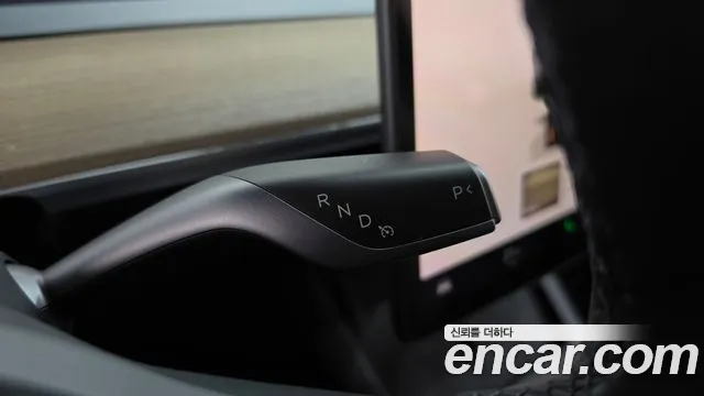 Tesla Model Y 2023 thumb 8