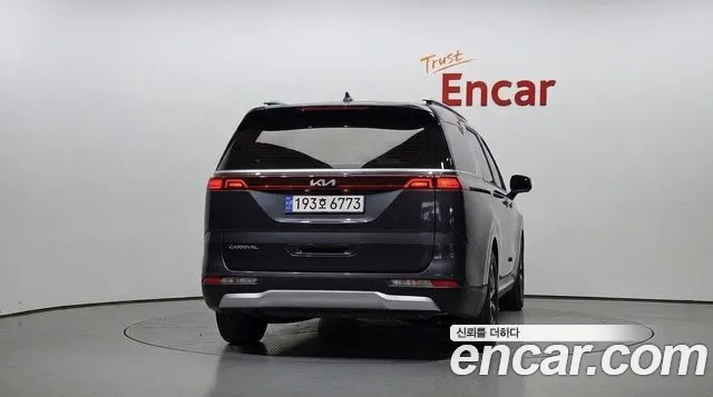 Kia Carnival 2022 thumb 4