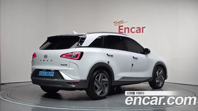 Hyundai Nexo 2023 thumb 2