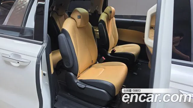 Kia Carnival 2023 thumb 11