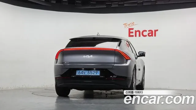 Kia EV6 2022 thumb 3