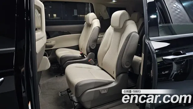 Kia Carnival 2025 thumb 11
