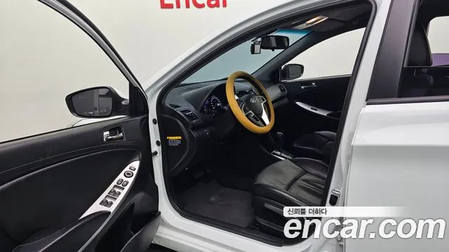 Hyundai Accent 2013 thumb 10