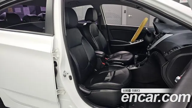 Hyundai Accent 2013 thumb 12