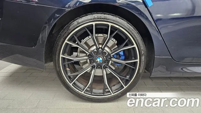 BMW 5-Series 2017 thumb 5