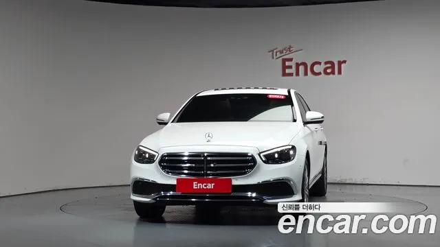 Mercedes-Benz E-Класс 2023 thumb 2
