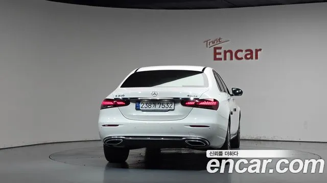 Mercedes-Benz E-Класс 2023 thumb 3