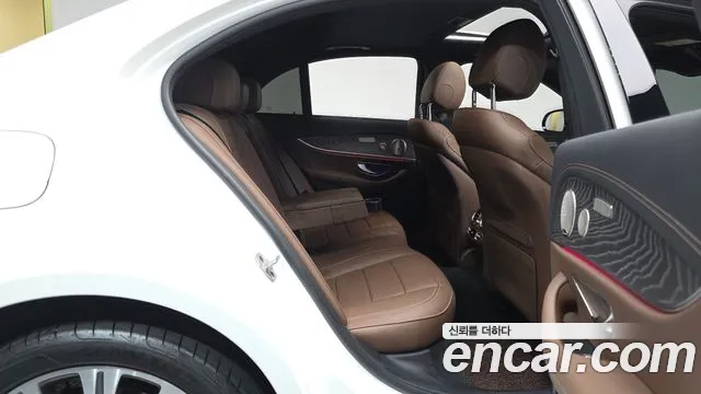 Mercedes-Benz E-Класс 2023 thumb 10