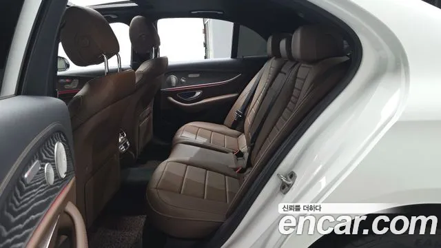 Mercedes-Benz E-Класс 2023 thumb 11