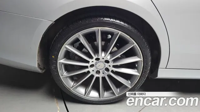 Mercedes-Benz E-Класс 2017 thumb 5
