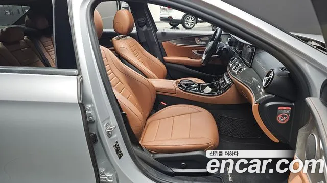Mercedes-Benz E-Класс 2017 thumb 10