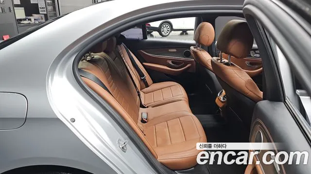 Mercedes-Benz E-Класс 2017 thumb 11