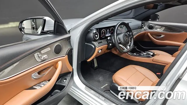 Mercedes-Benz E-Класс 2017 thumb 12