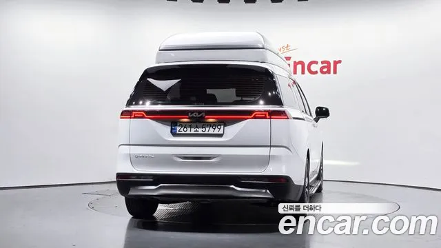 Kia Carnival 2023 thumb 3