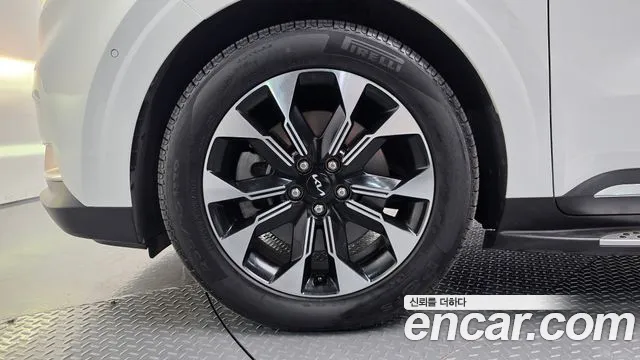 Kia Carnival 2023 thumb 4