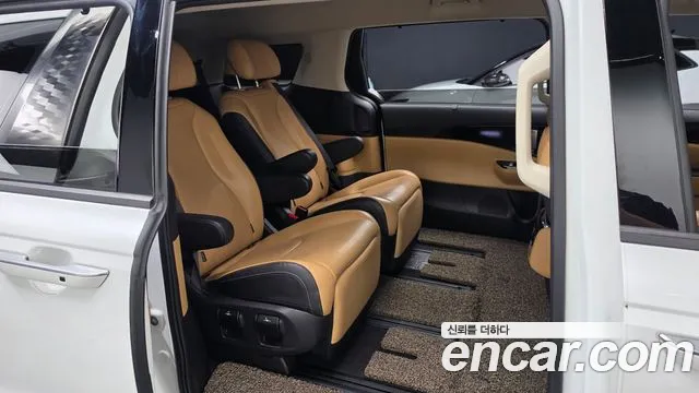 Kia Carnival 2023 thumb 11