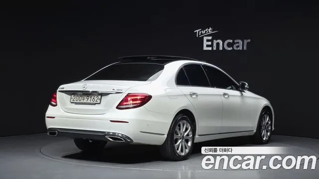 Mercedes-Benz E-Класс 2019 thumb 2