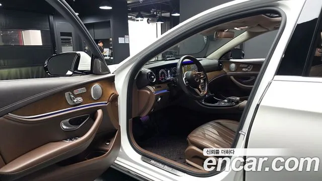 Mercedes-Benz E-Класс 2019 thumb 10
