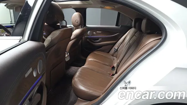 Mercedes-Benz E-Класс 2019 thumb 12