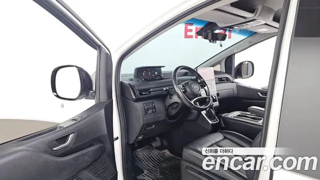Hyundai Staria 2022 thumb 10