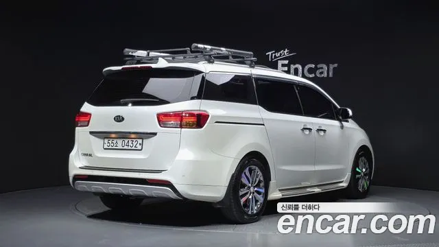 Kia Carnival 2016 thumb 2