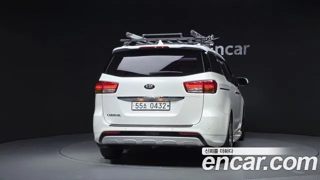 Kia Carnival 2016 thumb 4