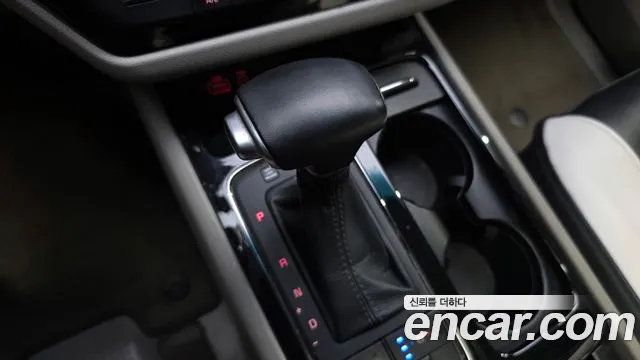 Kia Carnival 2016 thumb 9
