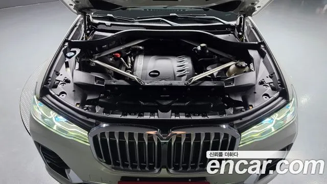 BMW X7 2021 thumb 6