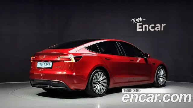 Tesla Model 3 2024 thumb 2