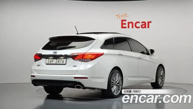Hyundai i40 2012 thumb 2