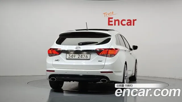 Hyundai i40 2012 thumb 4
