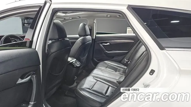 Hyundai i40 2012 thumb 12