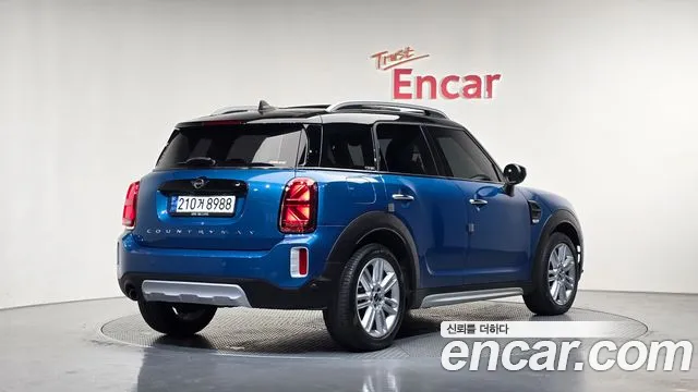MINI Countryman 2023 thumb 2