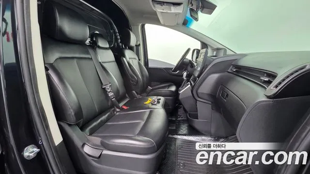 Hyundai Staria 2022 thumb 9