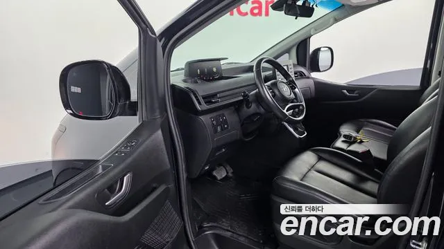 Hyundai Staria 2022 thumb 10
