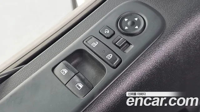 Hyundai Staria 2022 thumb 11