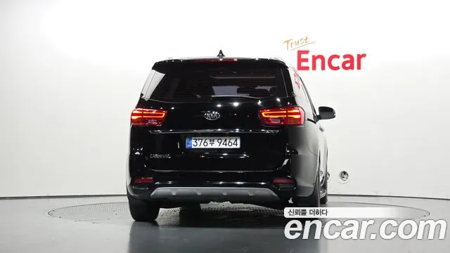 Kia Carnival 2019 thumb 3