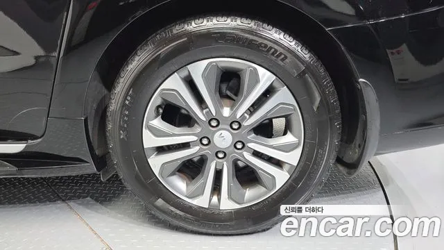 Kia Carnival 2019 thumb 4