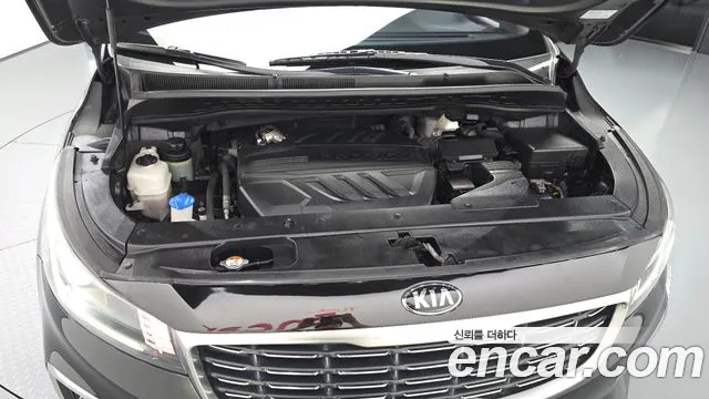 Kia Carnival 2019 thumb 5