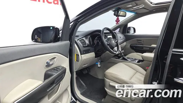 Kia Carnival 2019 thumb 9